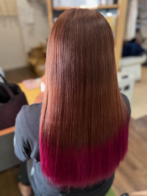 裾カラー🩷
(エンドカラー)
ロングストレートSTYLE
イベントに向けて
わくわくしますね!
楽しんで来てくださいね(^ ^)
#倉敷美容室
#水島美容室
#裾カラー
#エンドカラー
#ストレートロングヘア